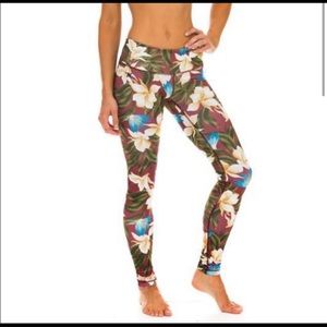 Aviator nation tropical leggings size small